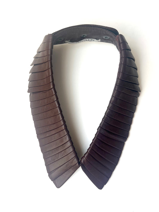Denduon Chestnut leather collar flatlay on white background