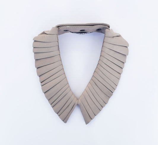 Denduon pleated leather collar mushroom on white background